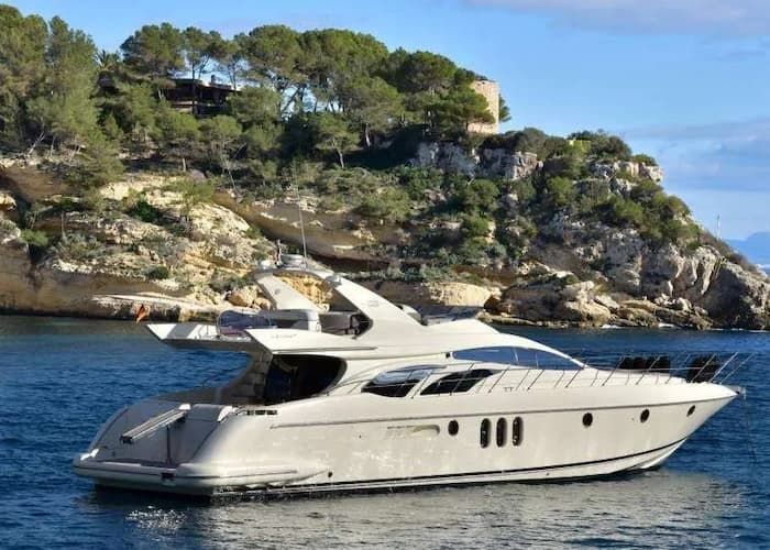 Rent Boat Heraklion, island hopping Crete, yacht charter Crete