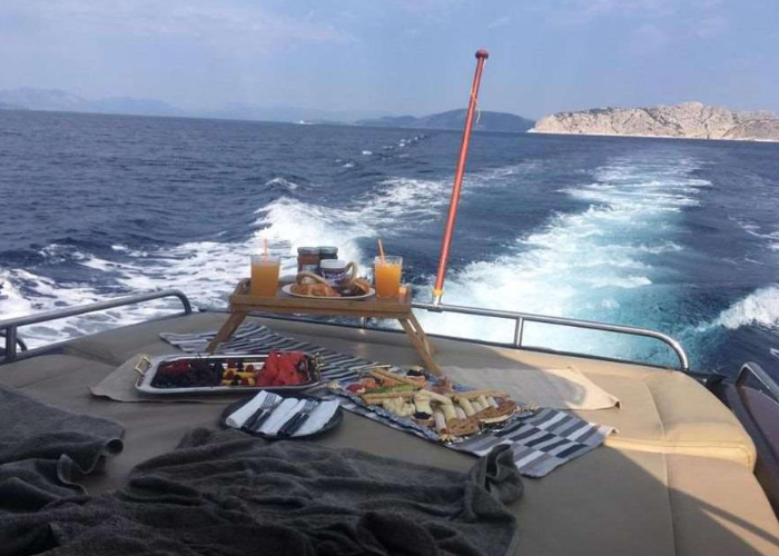Daily cruises with our private yacht in Athens and Argosaronic islands