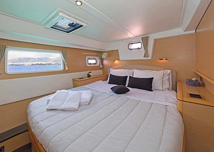 catamaran accommodation, sailing Mykonos, hire catamaran Mykonos